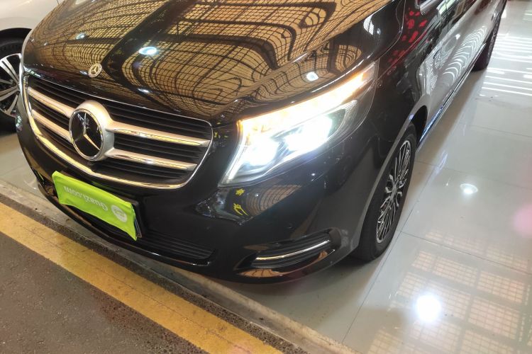 Mercedes-Benz V Class 2020 immagine di auto #23