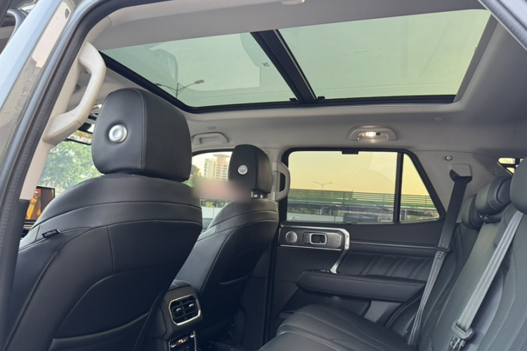 Tank 400 2023 car image #23