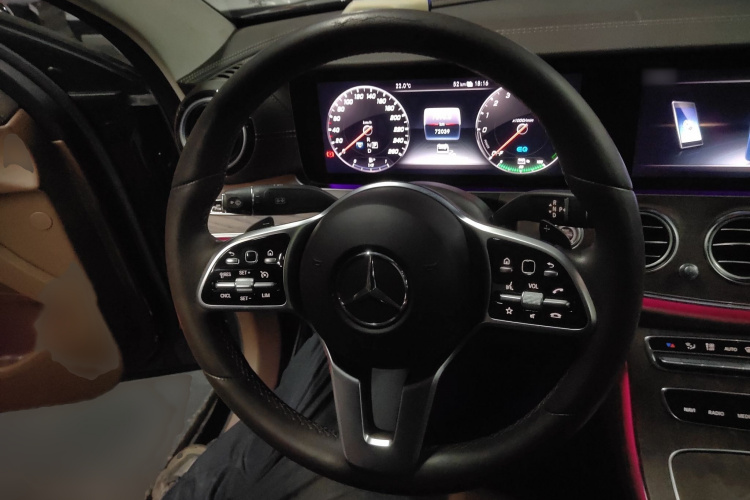 Mercedes-Benz E Class New Energy 2020 car image #23