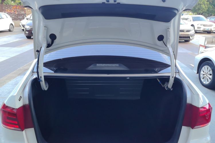 Volkswagen Santana 2019 car image #23