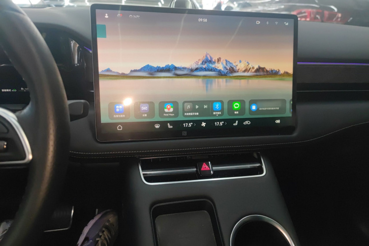 2022 car image #23