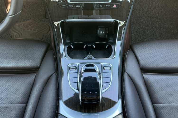 Mercedes-Benz GLC Class 2019 #23 Mercedes-Benz GLC Class 2019 car image #23