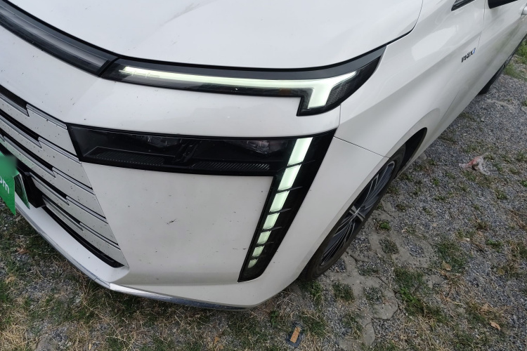 GAC Trumpchi E8 New Energy 2024 car image #23