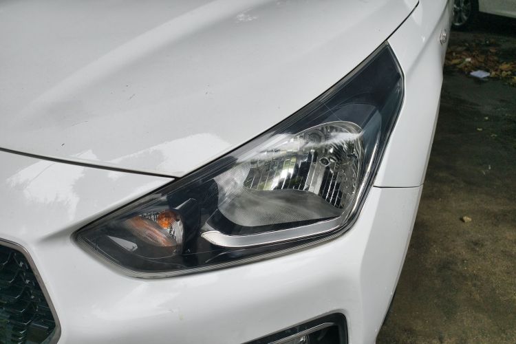 Hyundai Reina 2018 car image #23