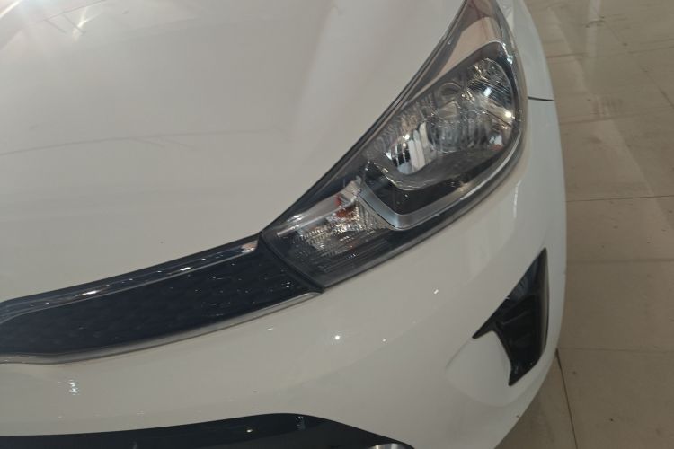 Kia Pegas 2020 imagen de coche #23