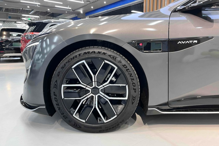 Avatr 12 2023 car image #23