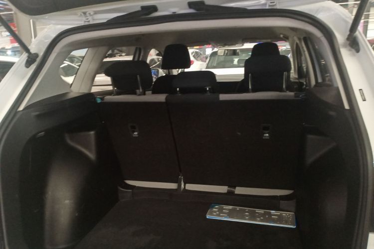 VS5 2023 car image #23