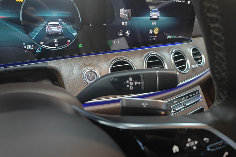 Mercedes-Benz E Class 2022 car image #23