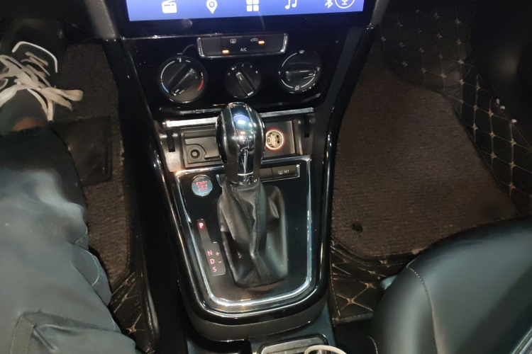 Volkswagen Bora 2018 car image #23