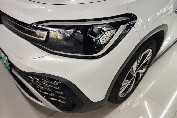 Volkswagen ID.6 Crozz 2022 immagine di auto #23