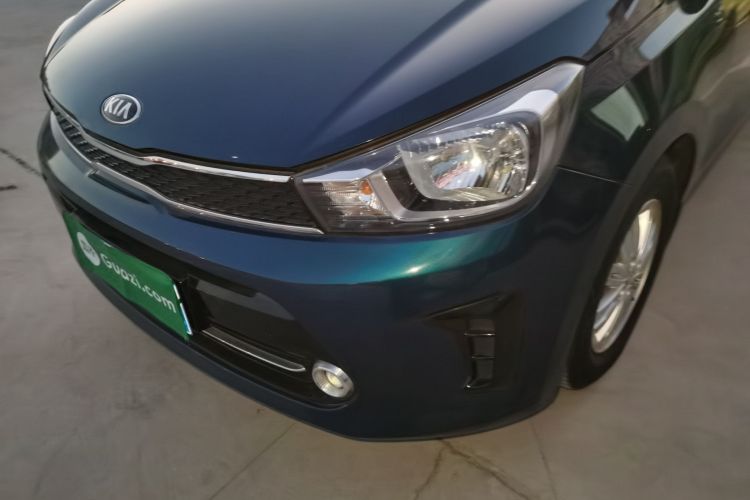 Kia 2019 car image #23