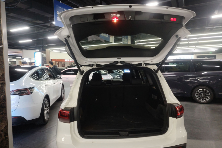 Mercedes-Benz EQB Class 2024 car image #23