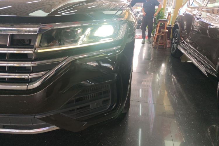 Volkswagen Touareg 2018 car image #23