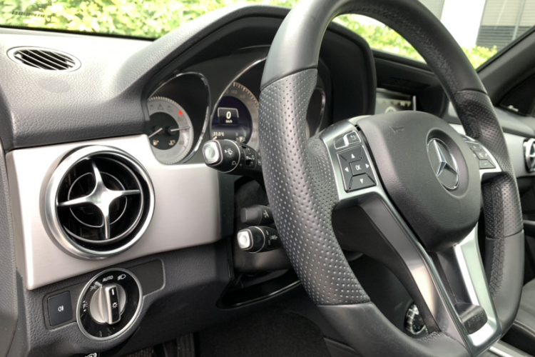 Mercedes-Benz GLK Class 2015 immagine di auto #23