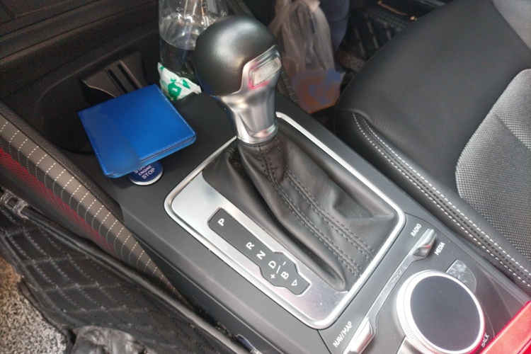 Q2L e-tron 2021 car image #23