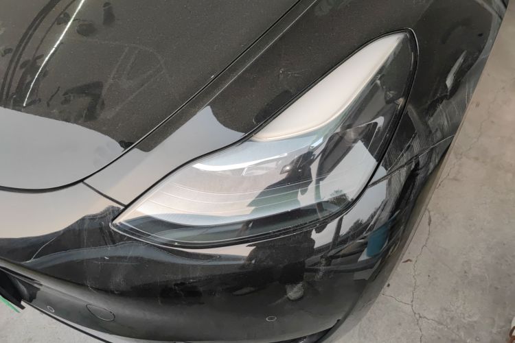 Tesla Model Y 2023 car image #23