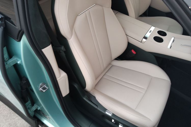 MI YU7 2025 #23 MI YU7 2025 car image #23