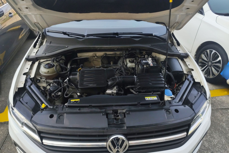 Volkswagen Bora 2020 car image #23