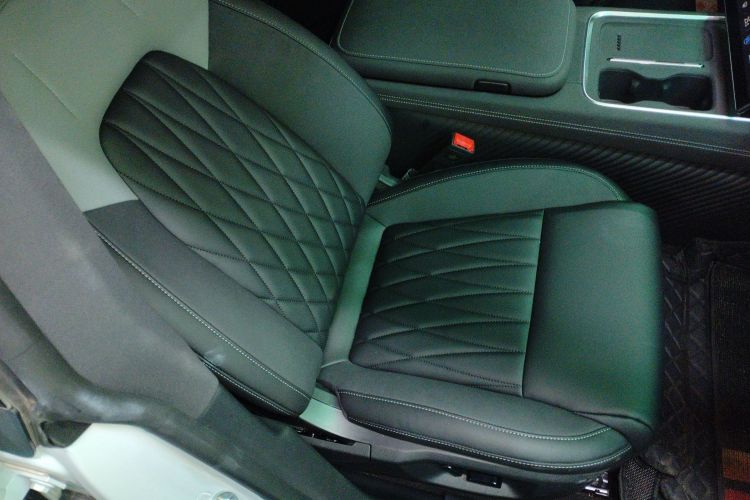 哪吒汽车 哪吒S猎装 2025 汽车图片 #23