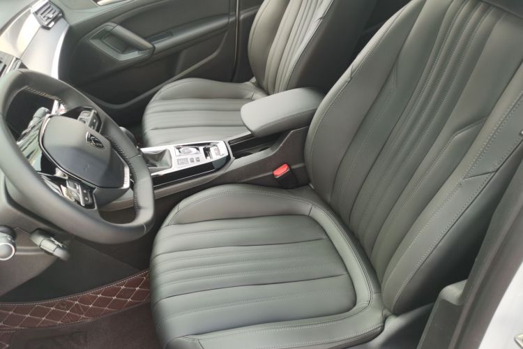 Peugeot 408 2025 car image #23