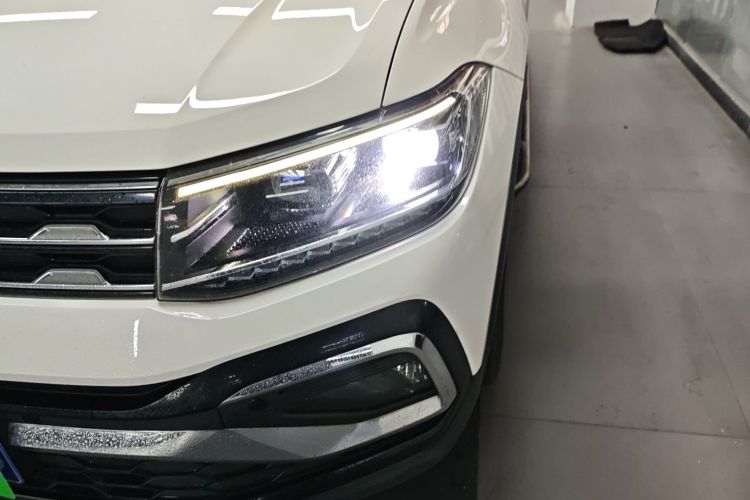 Volkswagen T-Cross 2019 #23 Volkswagen T-Cross 2019 car image #23