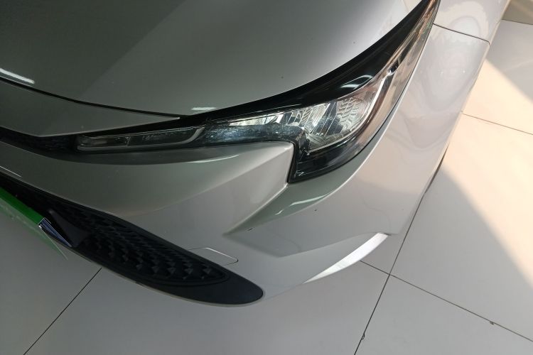 2021 car image #23
