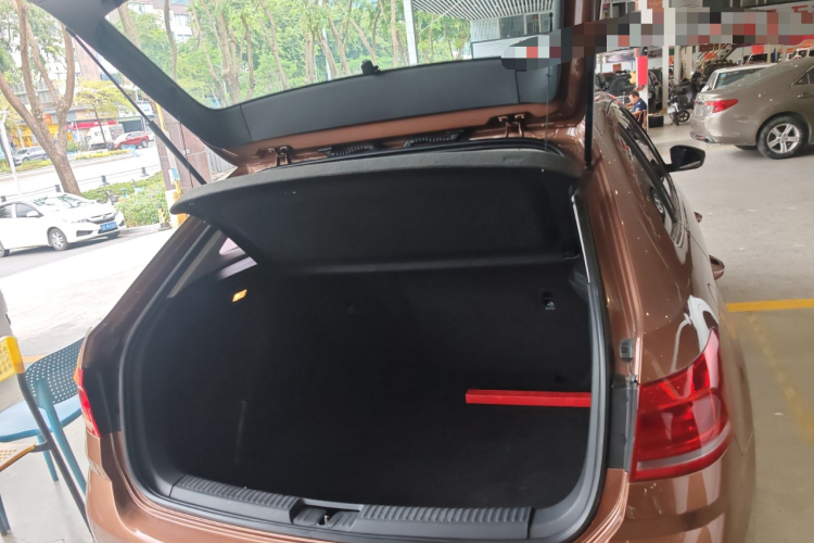 Volkswagen Gran Lavida 2018 immagine di auto #23