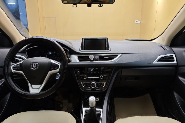 Changan Alsvin V7 2017 car image #23