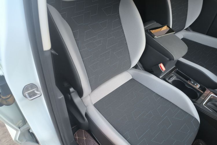 VS5 2024 car image #23