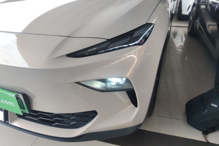 MG ES5 2025 car image #23