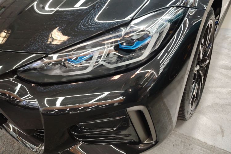 BMW i4 M50 2024 car image #23