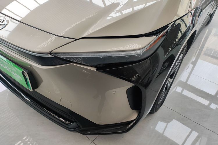 Toyota bZ4X 2022 immagine di auto #23