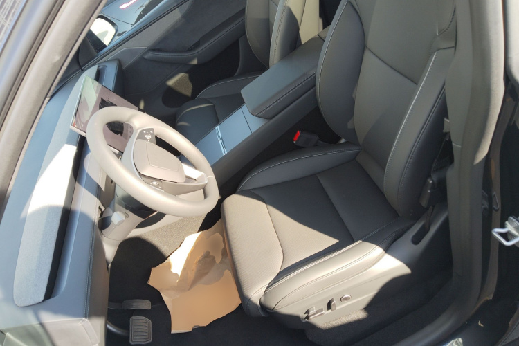 特斯拉 Model Y L 2025 汽车图片 #23