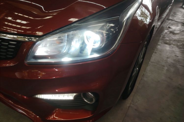 Kia K2 2018 imagen de coche #23