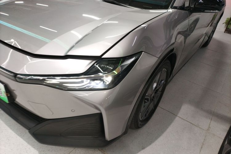 Toyota bZ3 2024 immagine di auto #23