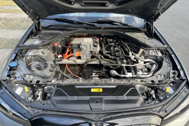 BMW i3 2022 car image #23