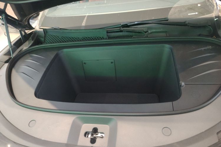 BYD Tang L 2025 صورة سيارة #23