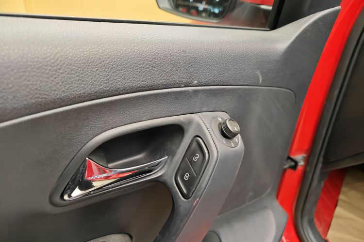Polo 2018 car image #23