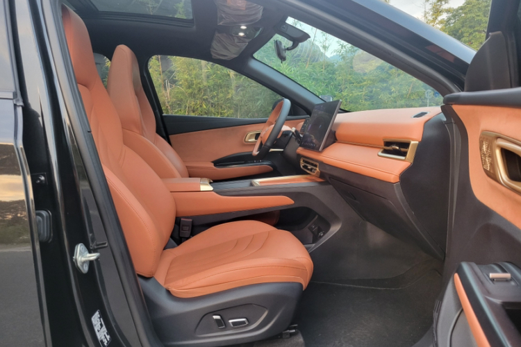 哪吒汽车 哪吒X 2024 汽车图片 #23