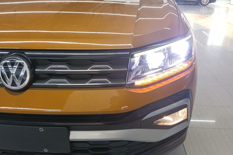 Volkswagen T-Cross 2019 car image #23
