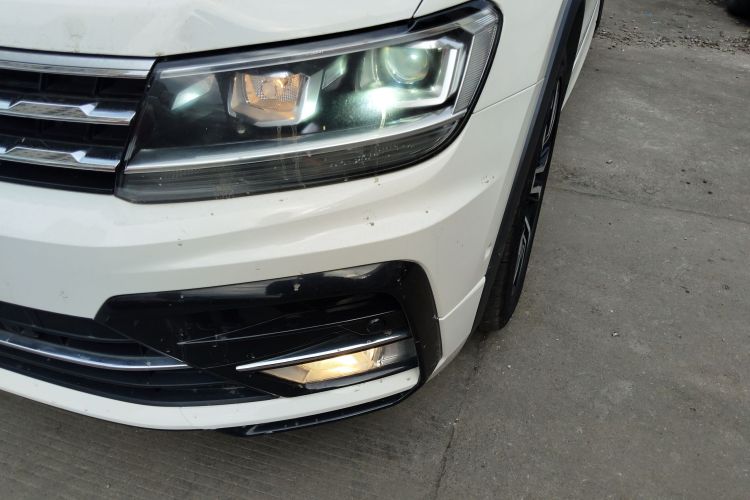 Volkswagen Tiguan L 2021 car image #23