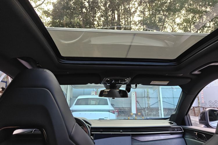 Lynk & Co 01 EM-P 2022 car image #23