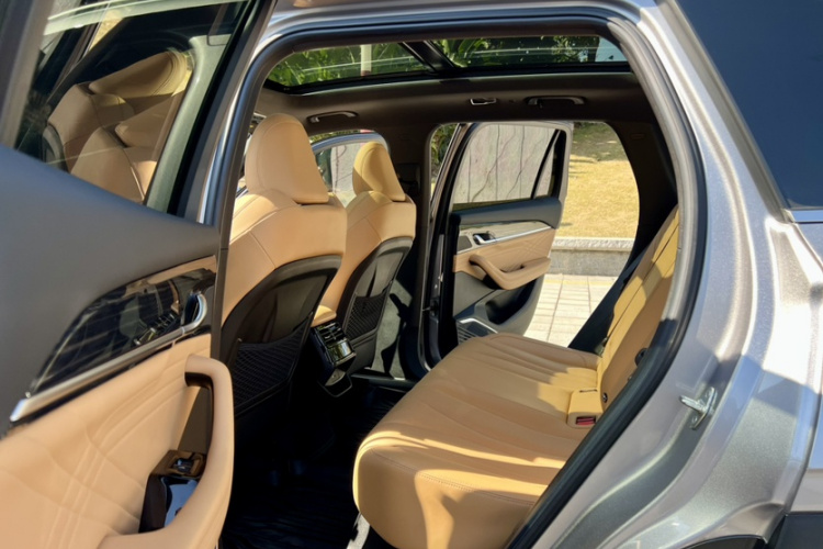 GEELY 2023 car image #23