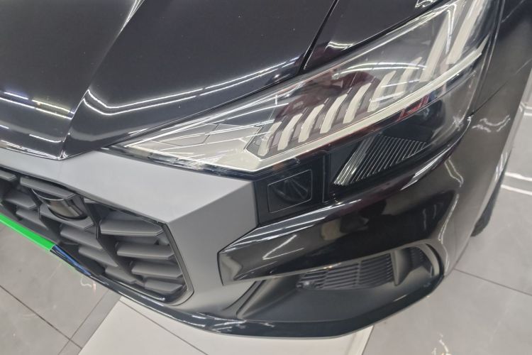 Audi Q8 2020 car image #23