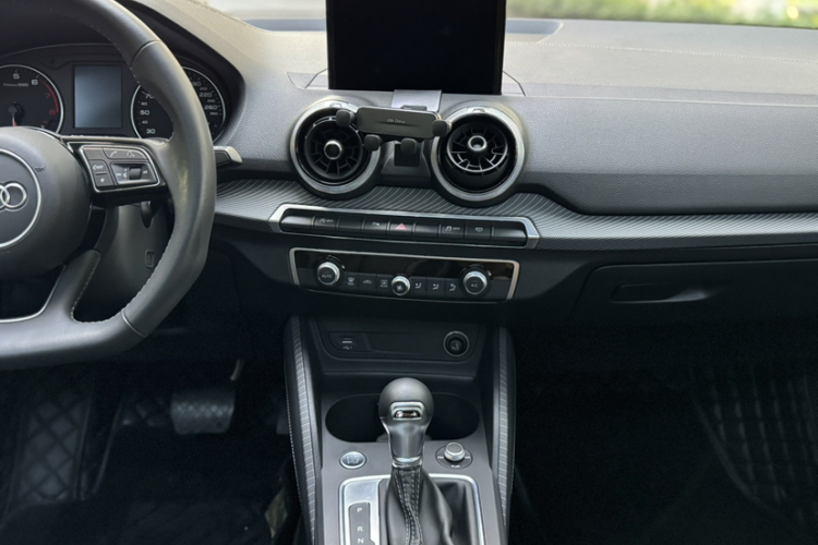 Q2L 2022 car image #23