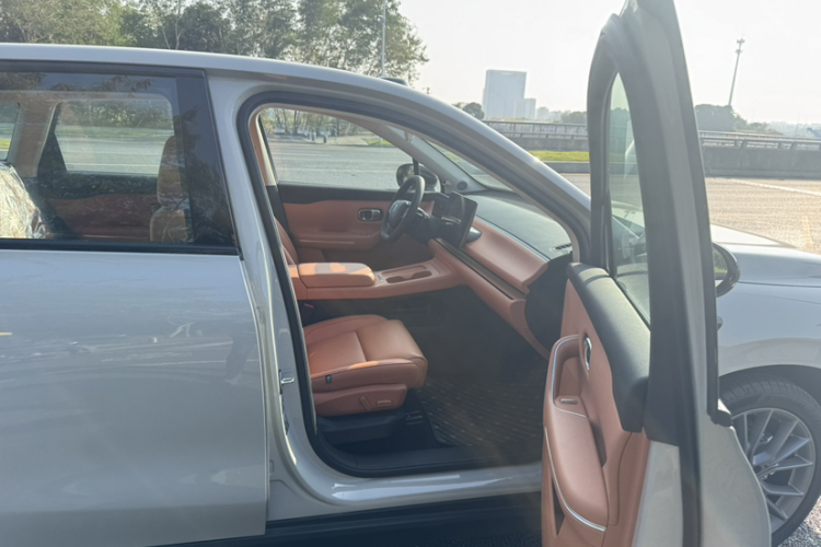 零跑汽车 零跑C10 2025 汽车图片 #23