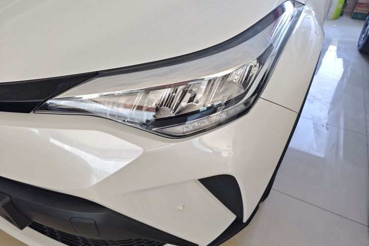 Toyota C-HR 2022 #23 Toyota C-HR 2022 car image #23