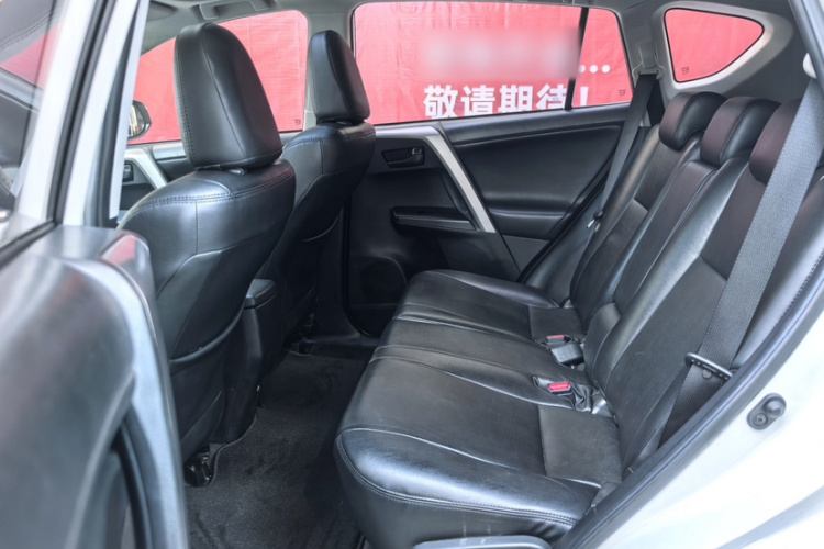 Toyota RAV4 2018 #23 Toyota RAV4 2018 car image #23