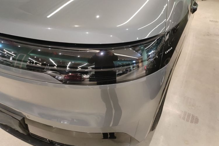 极氪 极氪MIX 2024 汽车图片 #23