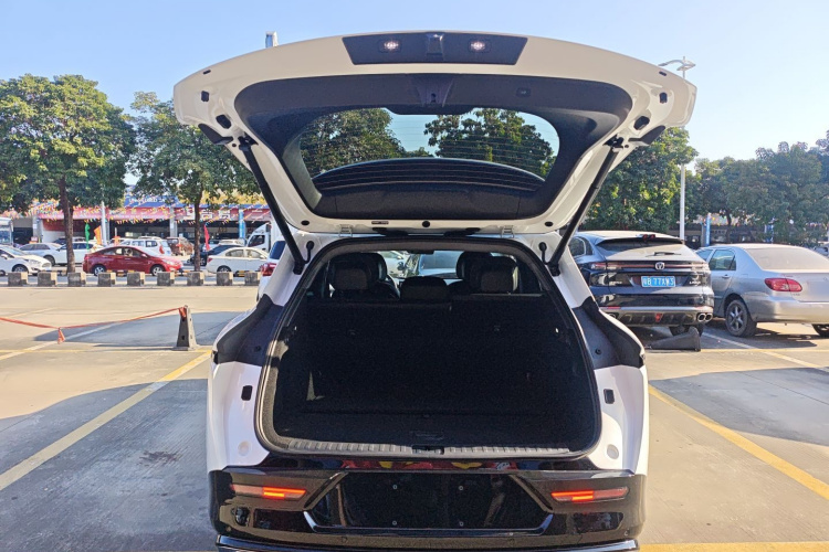 Zeekr 7X 2025 car image #23